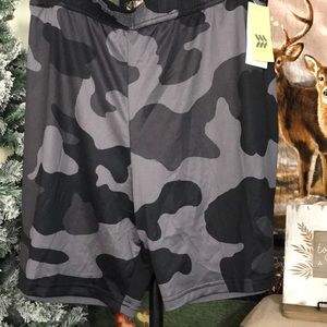 All In Motion XXL Camo Grey /Black Shorts